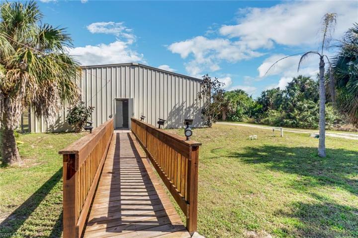 2,400 sq ft Red Iron Metal building/workshop