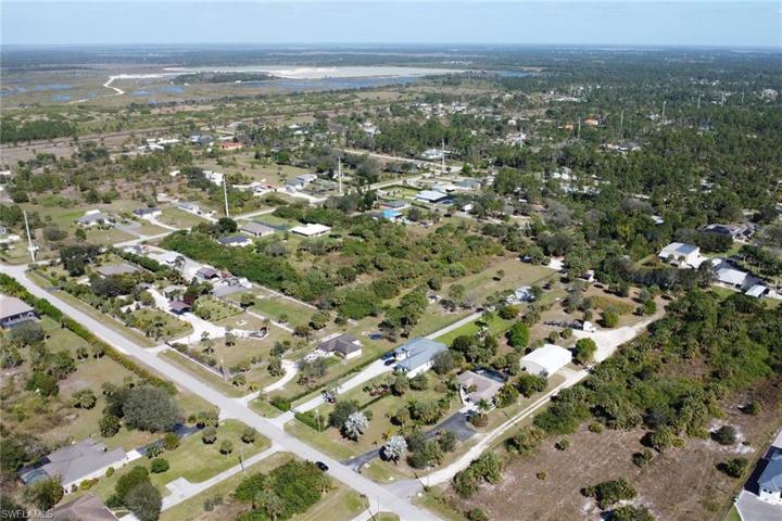 4540  10th NE ST, Naples, FL 34120