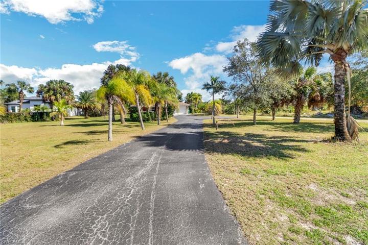 4540  10th NE ST, Naples, FL 34120