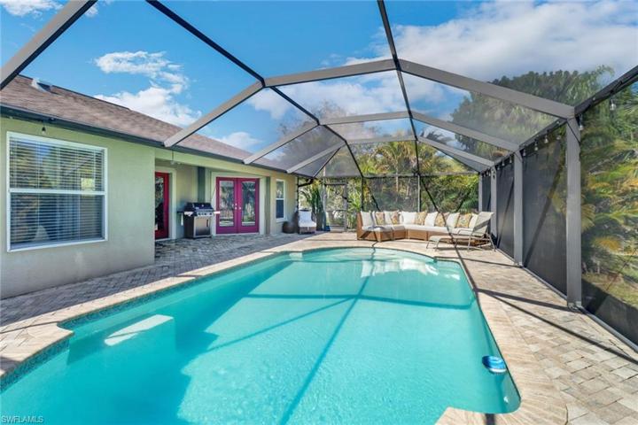 4540  10th NE ST, Naples, FL 34120