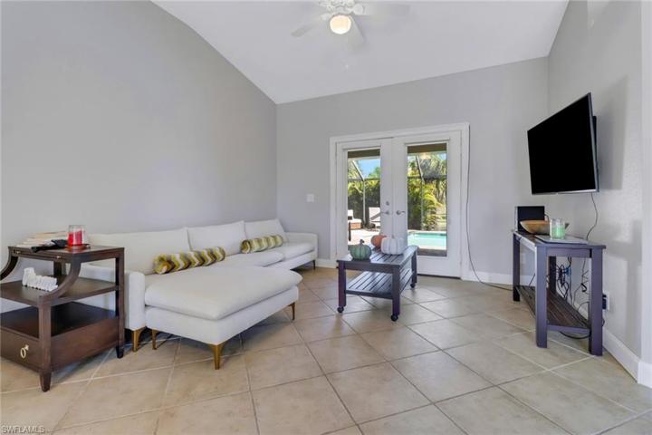 4540  10th NE ST, Naples, FL 34120