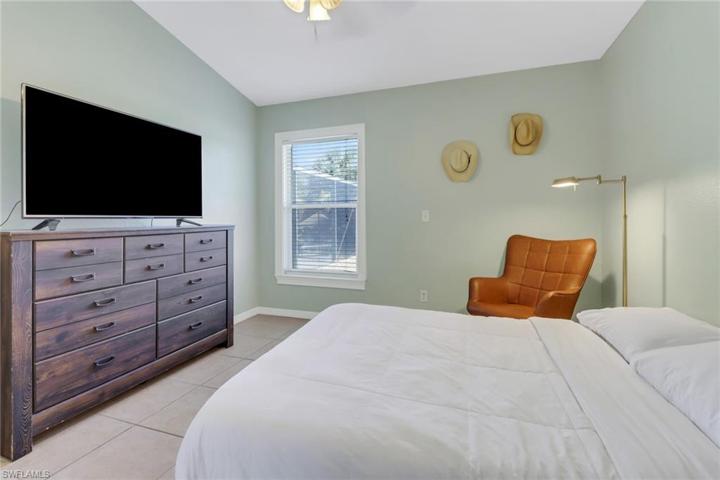 4540  10th NE ST, Naples, FL 34120