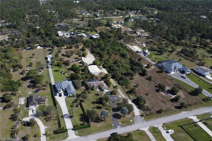4540  10th NE ST, Naples, FL 34120