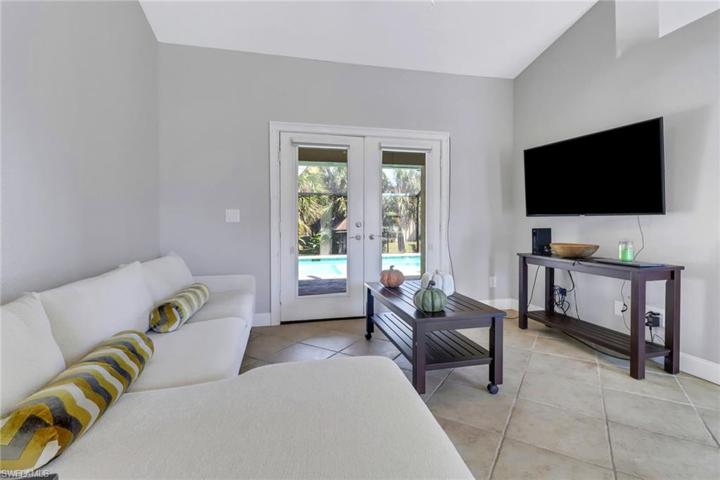 4540  10th NE ST, Naples, FL 34120