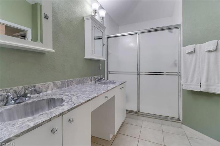4540  10th NE ST, Naples, FL 34120