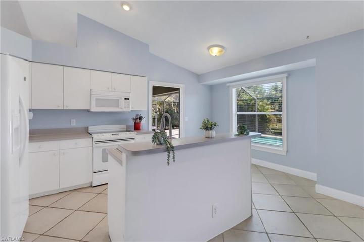 4540  10th NE ST, Naples, FL 34120