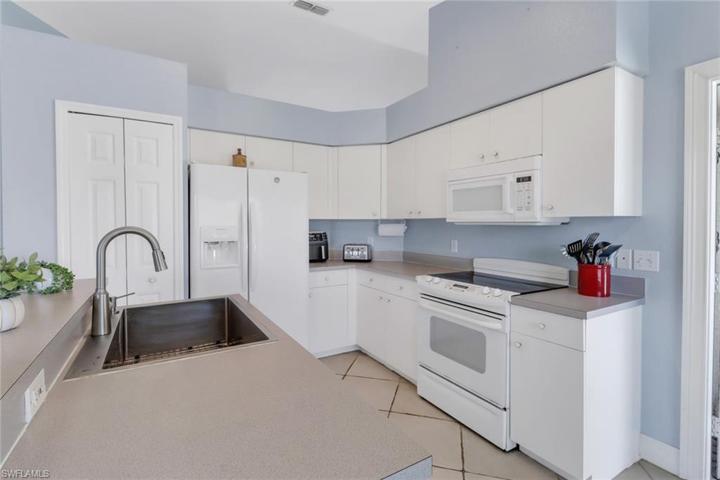 4540  10th NE ST, Naples, FL 34120