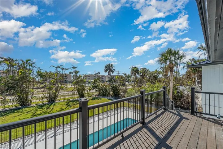 1720 Middle Gulf Dr, Sanibel, Florida 33957