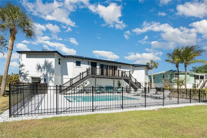 1720 Middle Gulf Dr, Sanibel, Florida 33957