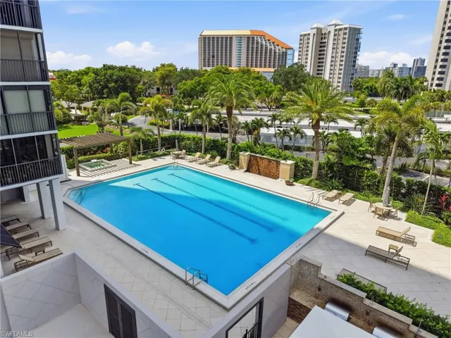 5601 Turtle Bay Dr 302, Naples, Florida 34108