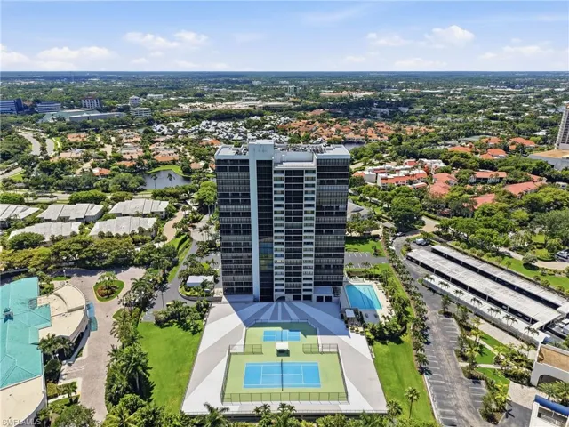 5601 Turtle Bay Dr 302, Naples, Florida 34108