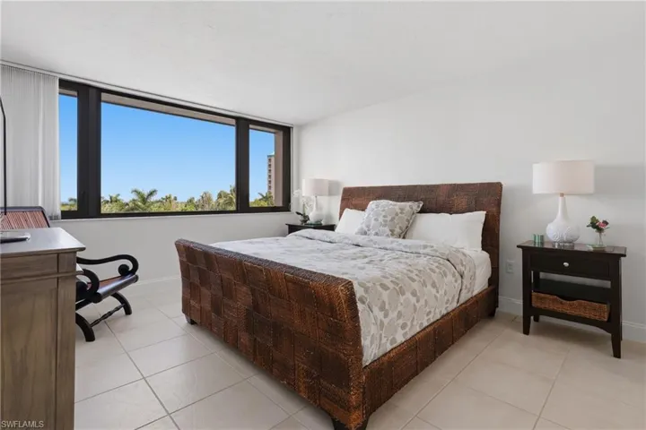 5601 Turtle Bay Dr 302, Naples, Florida 34108