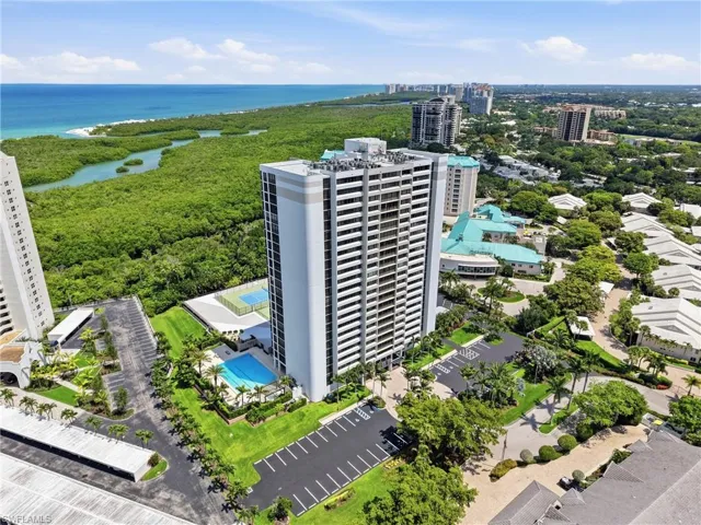 5601 Turtle Bay Dr 302, Naples, Florida 34108
