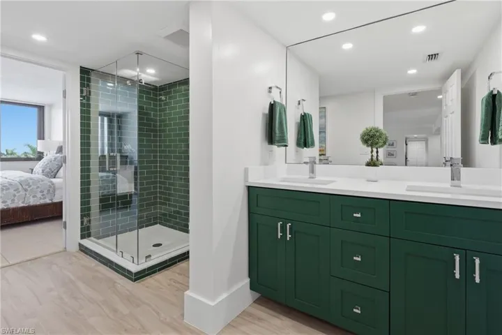 5601 Turtle Bay Dr 302, Naples, Florida 34108