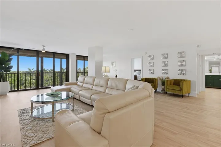 5601 Turtle Bay Dr 302, Naples, Florida 34108