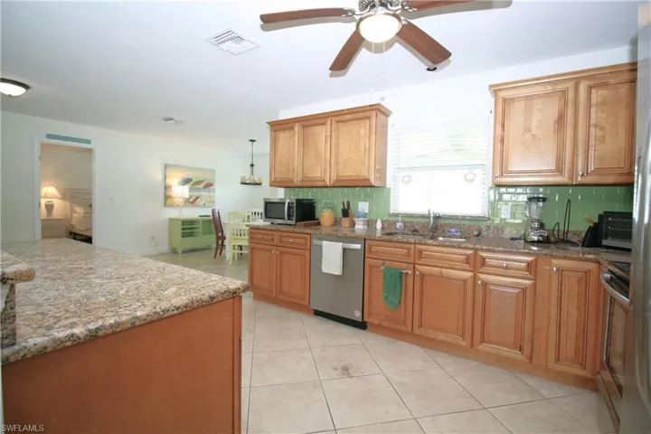 1421 Se 36th St, Cape Coral, Florida 33904