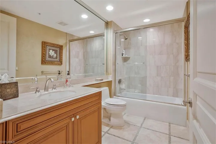 Ensuite bath for guest bedroom 1