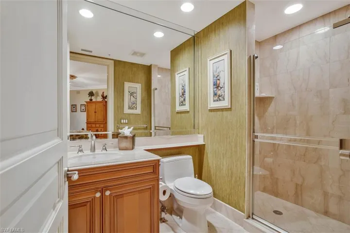 Ensuite bath for guest bedroom 2