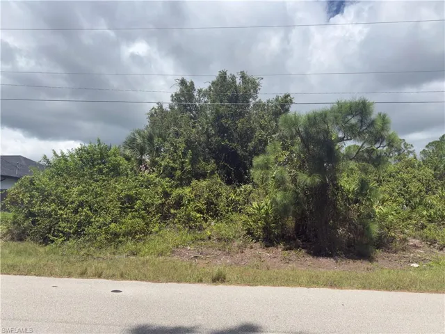1027 Gladys St, Lehigh Acres, Florida 33974