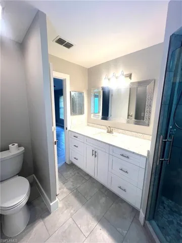 834 Gardenside Ct - Primary Bathroom