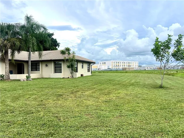 834 Gardenside Ct - Corner view