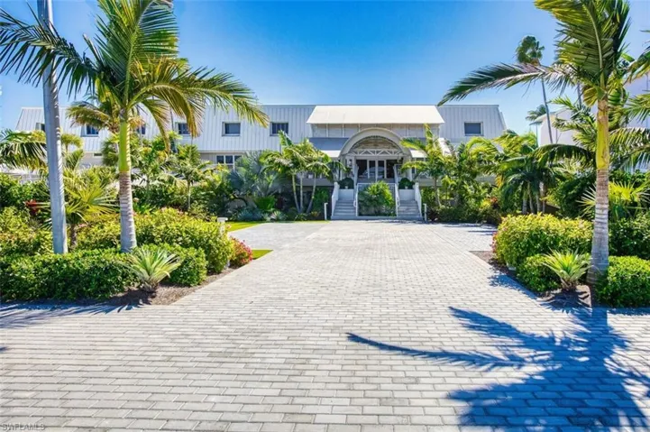 View of front of home with driveway