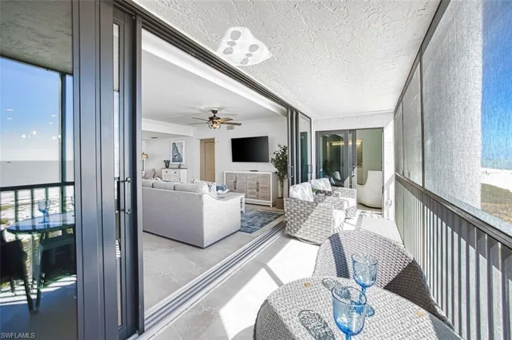 Enjoy sunrises and sunsets from your south facing lanai.