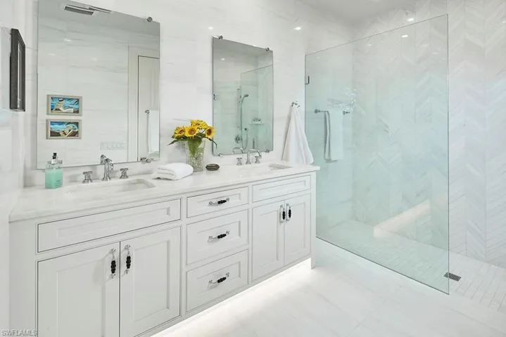 Guest Bath 1