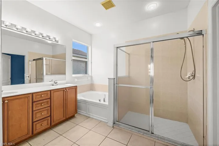 14779  Indigo Lakes  CIR, Naples, FL 34119