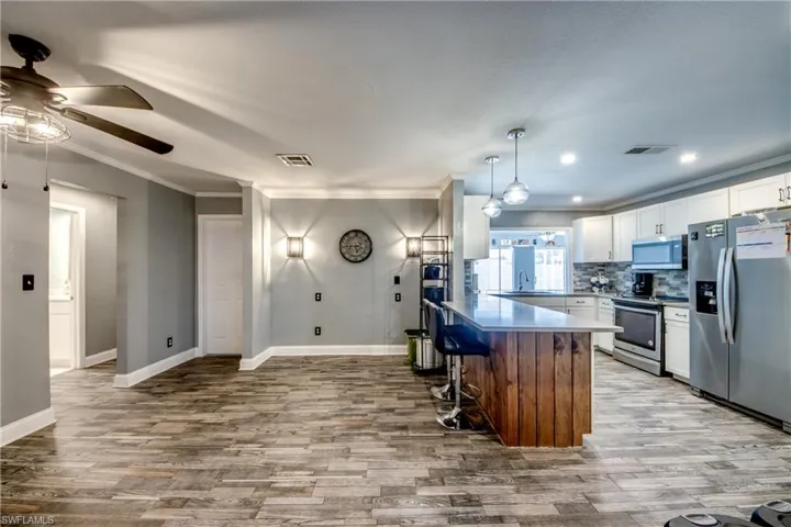 1131 Se 34th St, Cape Coral, Florida 33904