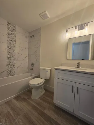 51  Wilmington  PKWY, Cape Coral, FL 33993