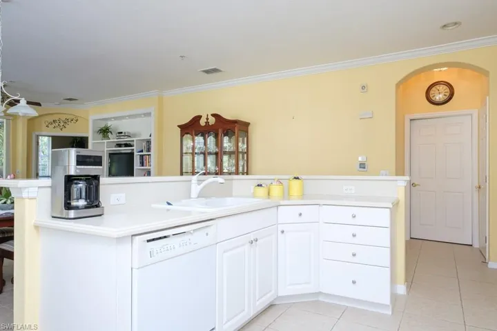 4873  Hampshire  CT, Naples, FL 34112