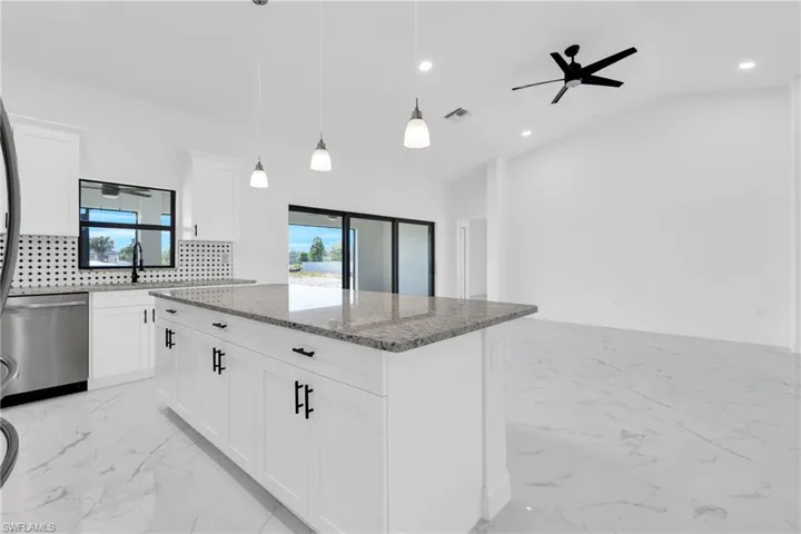 7789  16th  TER, Labelle, FL 33935