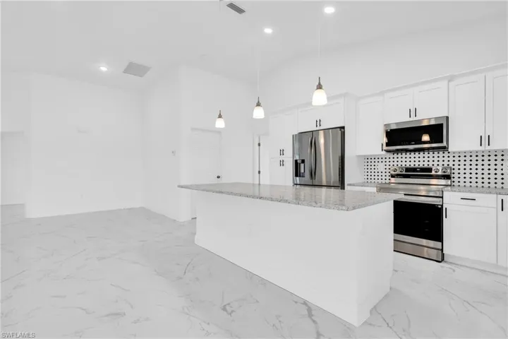 7789  16th  TER, Labelle, FL 33935