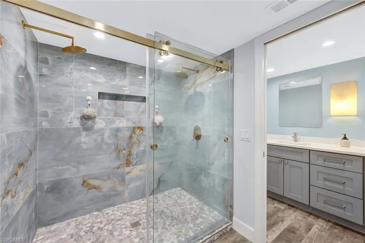 Super Size Shower! Multiple Heads- NO one will be Late for the Party! Pocket Close Doors