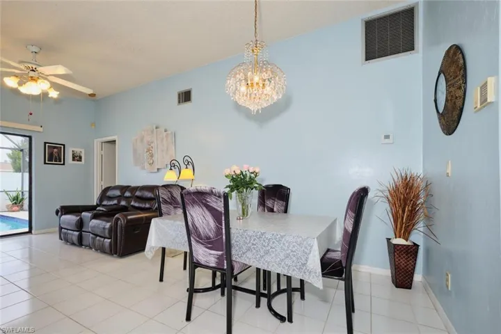 eat in area and family room