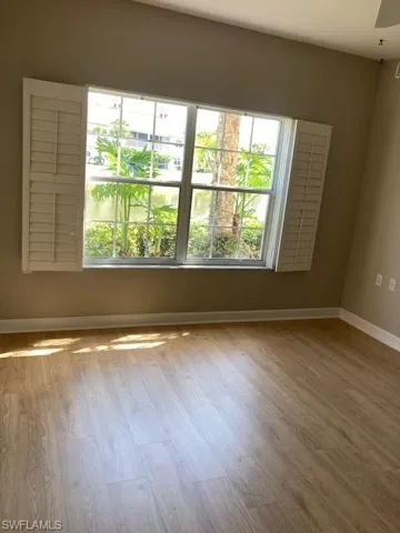 Large & Light filled with door to lanai