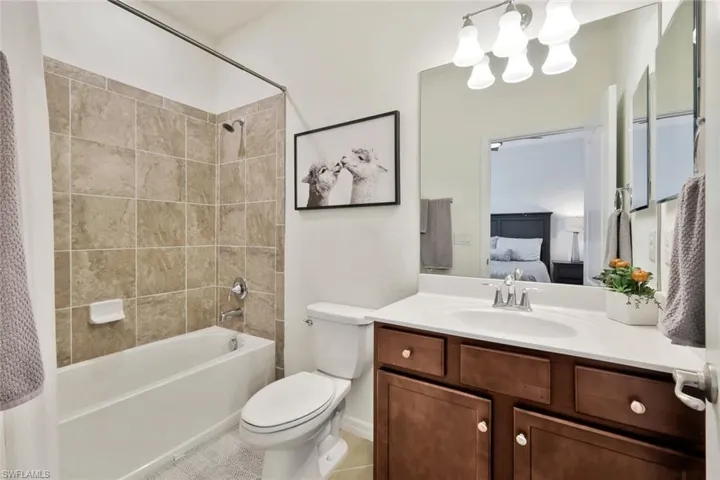9207  SHADOW OAK  LN, Naples, FL 34120