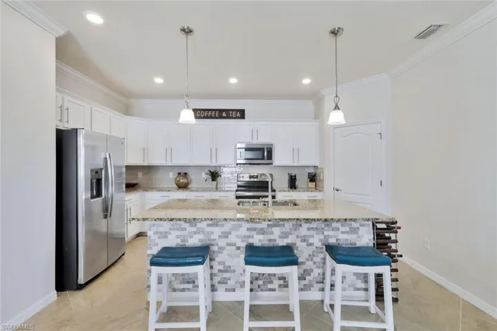 9207  SHADOW OAK  LN, Naples, FL 34120