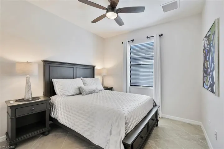 9207  SHADOW OAK  LN, Naples, FL 34120