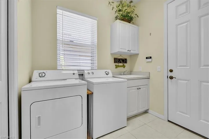 10879 Fieldfair Dr, Naples, Florida 34119
