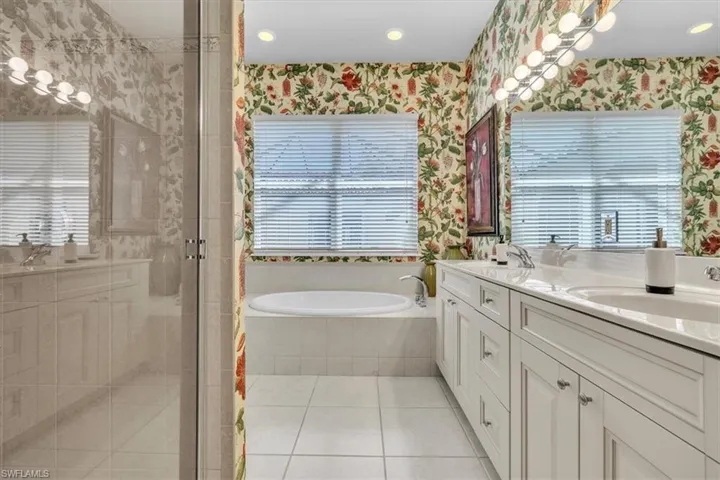 10879 Fieldfair Dr, Naples, Florida 34119
