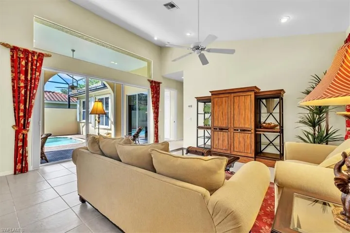 10879 Fieldfair Dr, Naples, Florida 34119