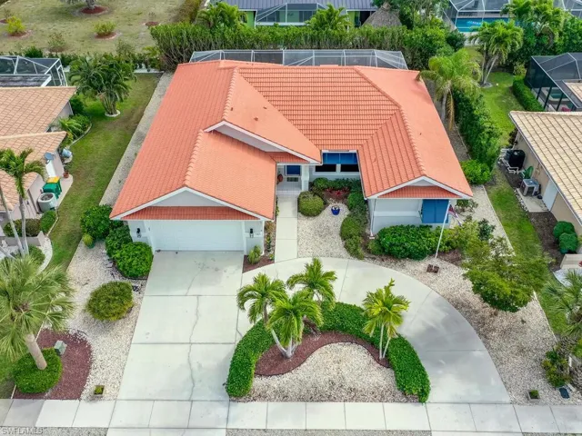 Birds eye view of property