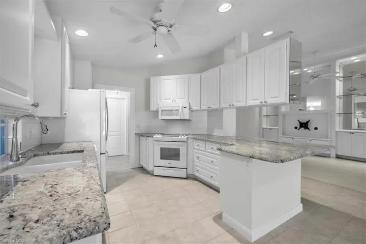 5065  Ventura  CT, Naples, FL 34109