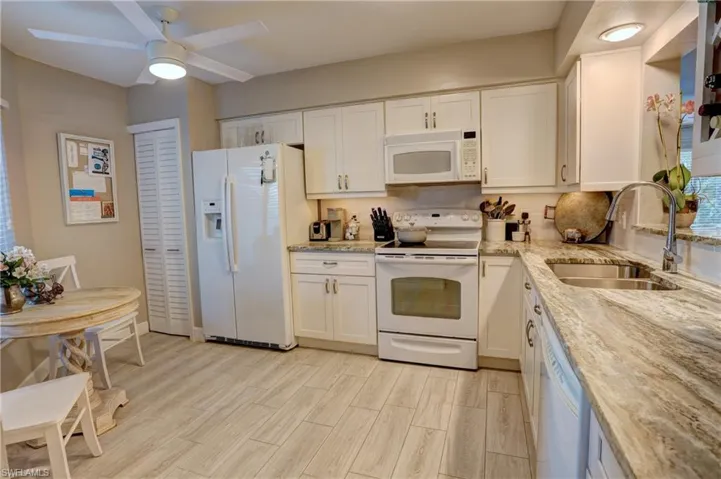 504  Courtside  DR, Naples, FL 34105