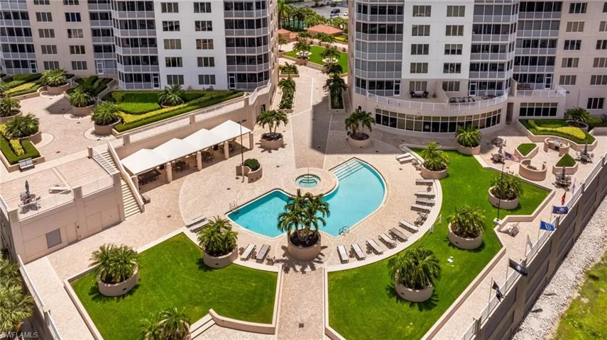 2090 W First  ST, Fort Myers, FL 33901