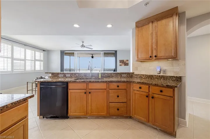 2090 W First  ST, Fort Myers, FL 33901