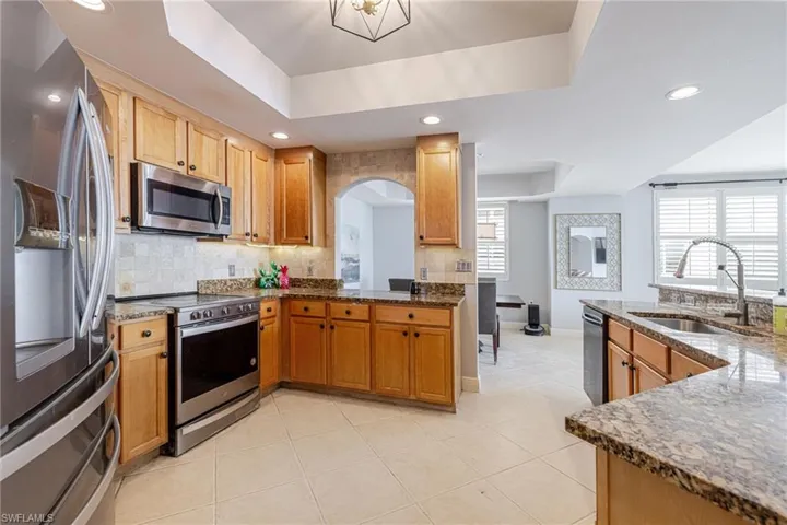 2090 W First  ST, Fort Myers, FL 33901