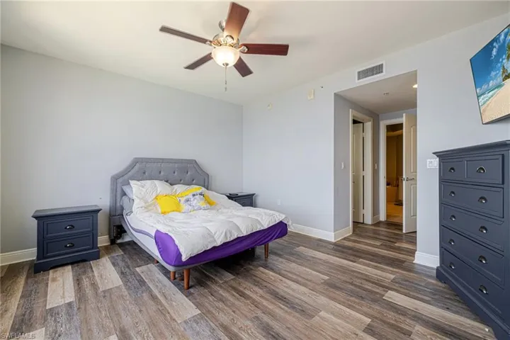 2090 W First  ST, Fort Myers, FL 33901